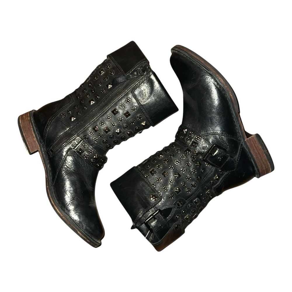 UGG Australia Conor 1003605 Studded Black Leather Boots - Picture 2 of 6